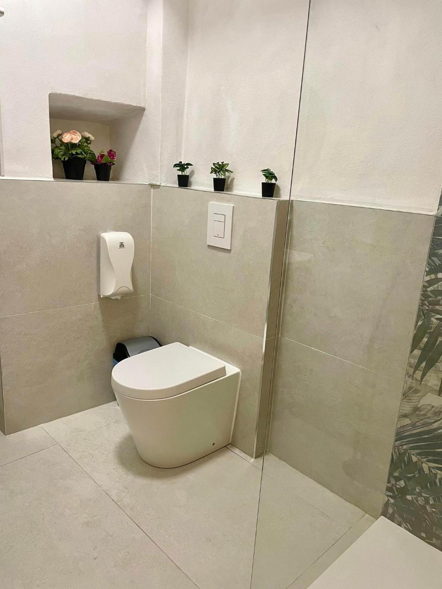 New Apartment 2 Minute From The Port Ливорно Экстерьер фото