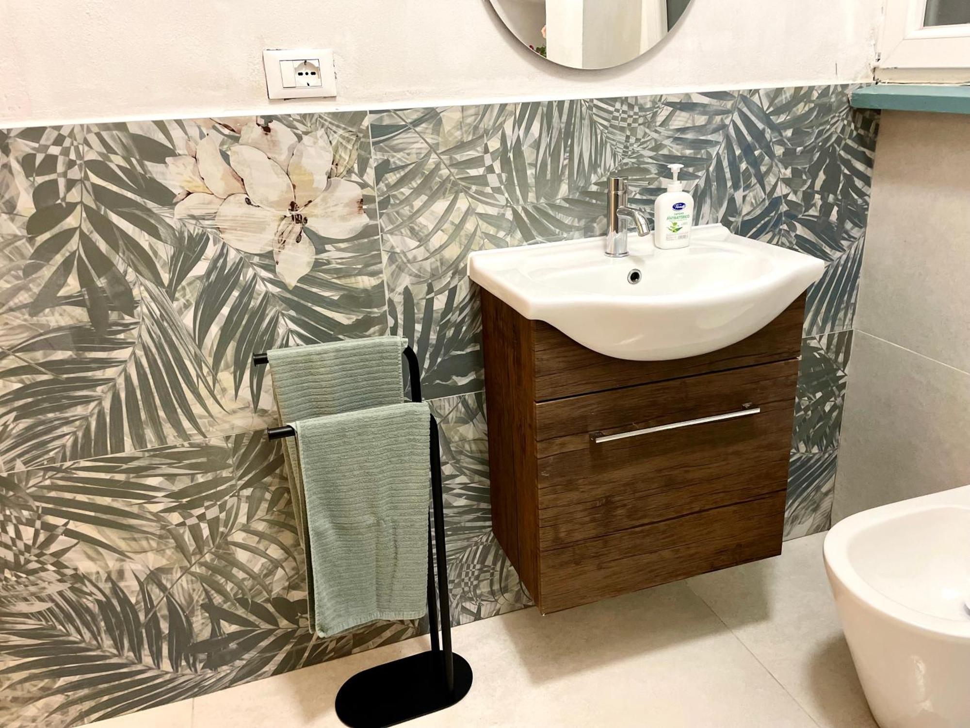 New Apartment 2 Minute From The Port Ливорно Экстерьер фото