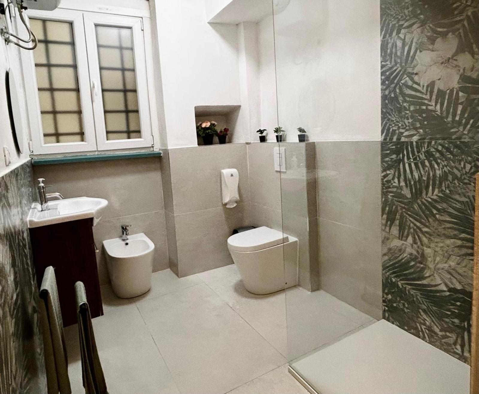 New Apartment 2 Minute From The Port Ливорно Экстерьер фото